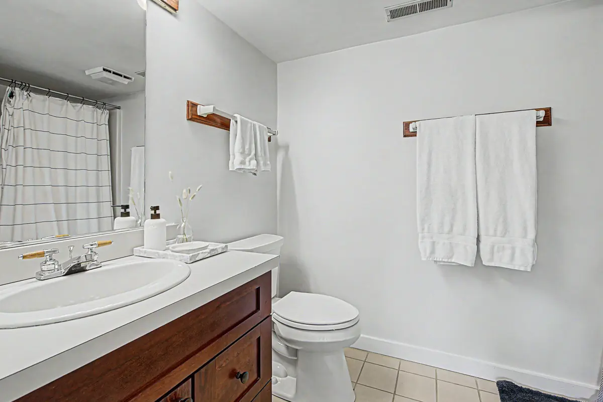 Lower-level bath